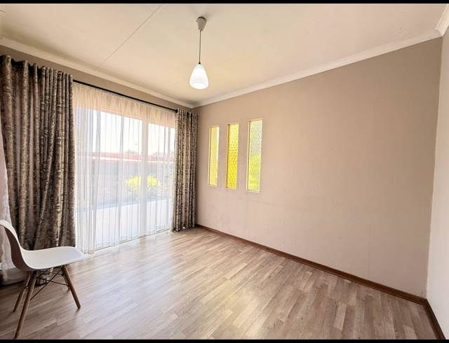 4 BEDROOM HOUSE RENTED IN AVIARY HILL